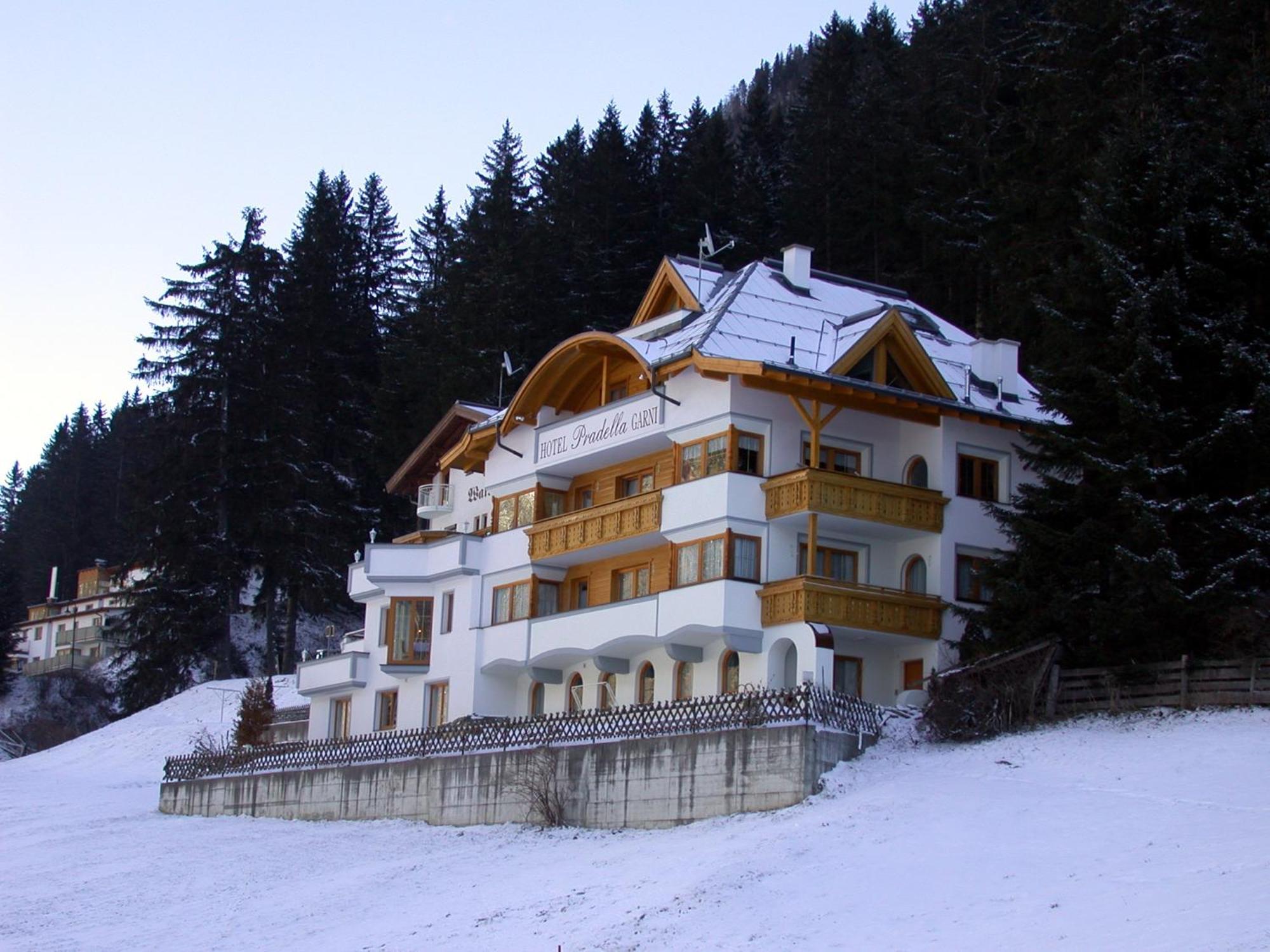 Hotel Garni Pradella ايشجل المظهر الخارجي الصورة