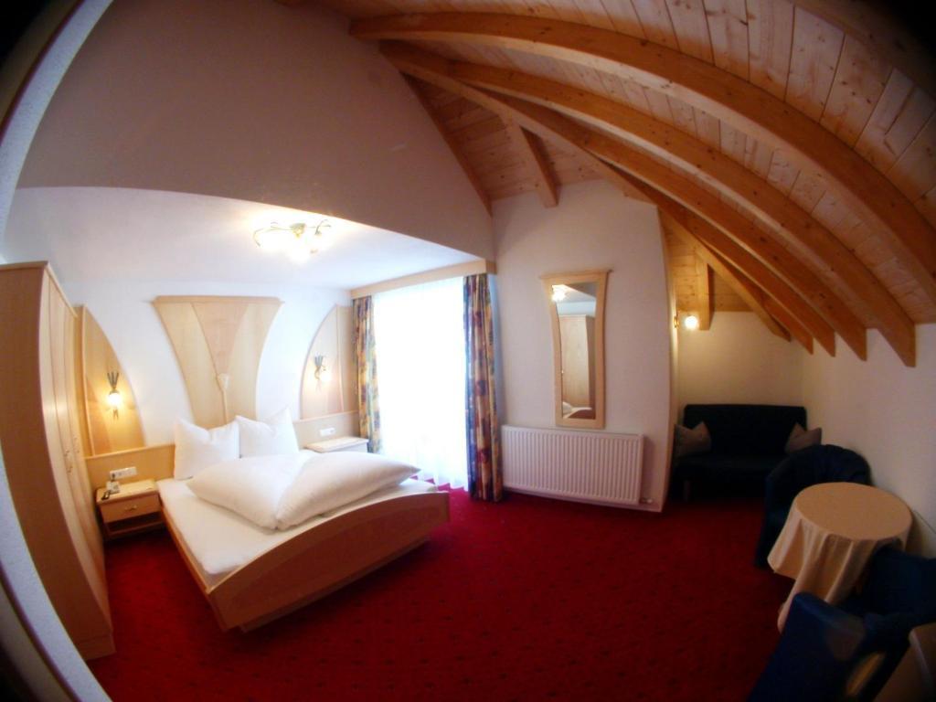 Hotel Garni Pradella ايشجل الغرفة الصورة