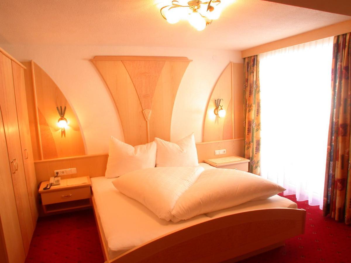 Hotel Garni Pradella ايشجل الغرفة الصورة